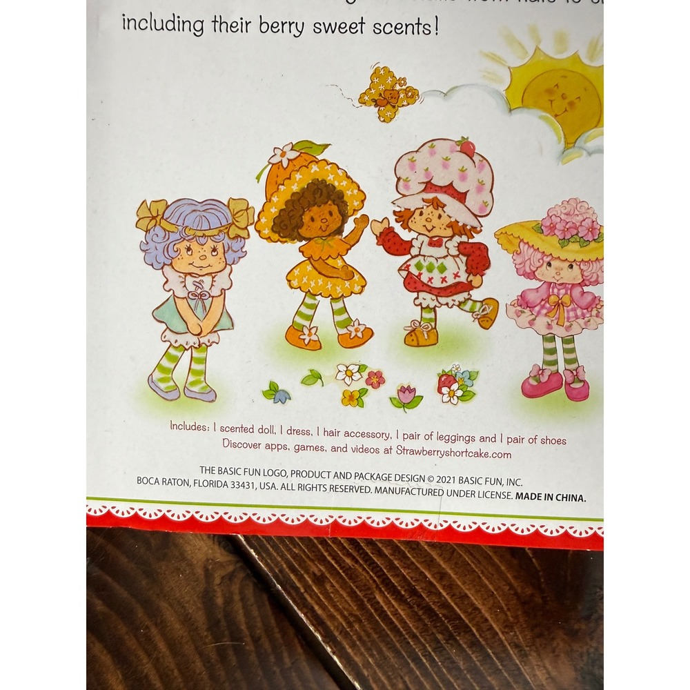 Strawberry Shortcake Classic Doll 1980s Retro Design Basic Fun Scented New 2021 - Picture 7 of 11